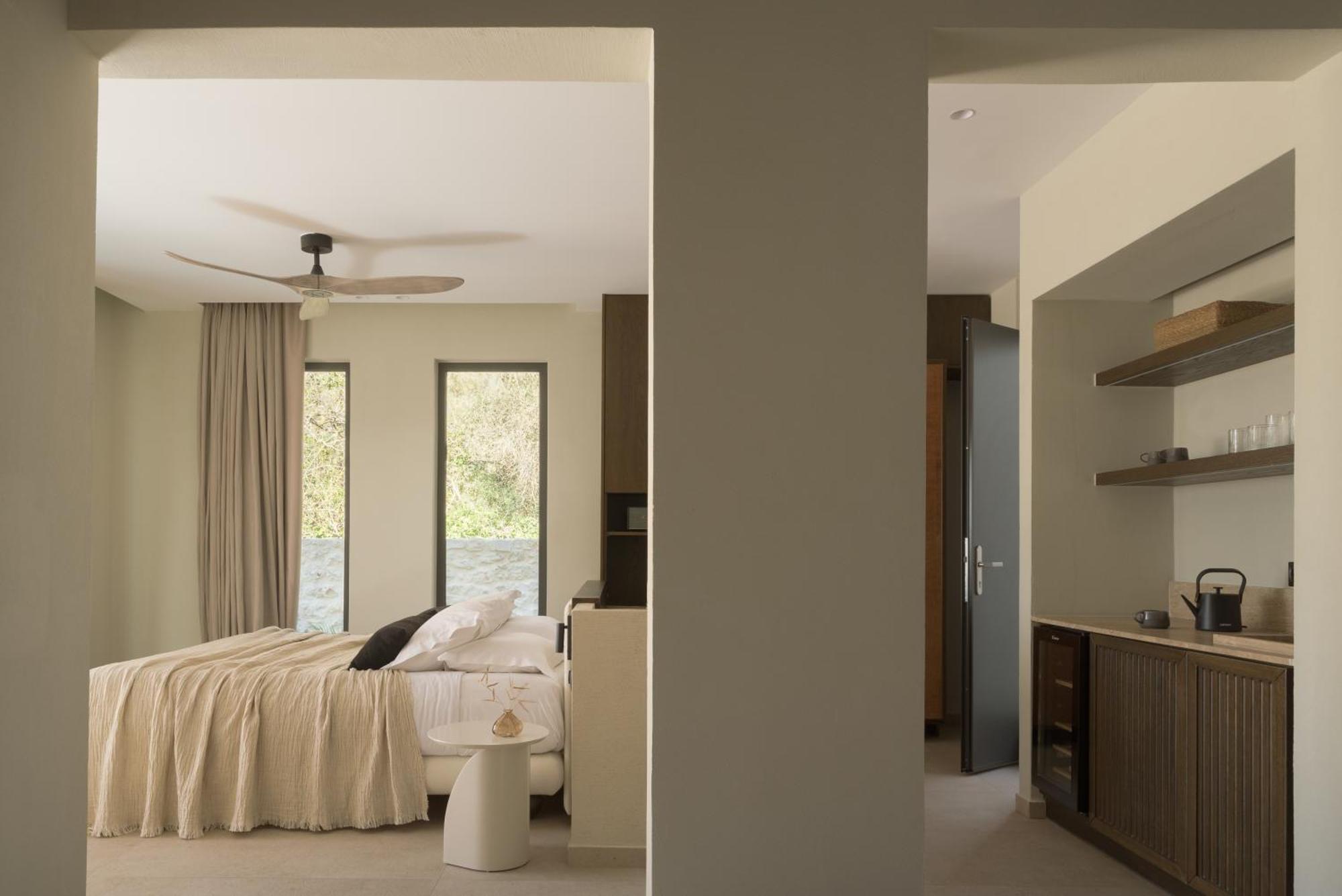 Dyo Beach Suites Rethymno  Exterior photo