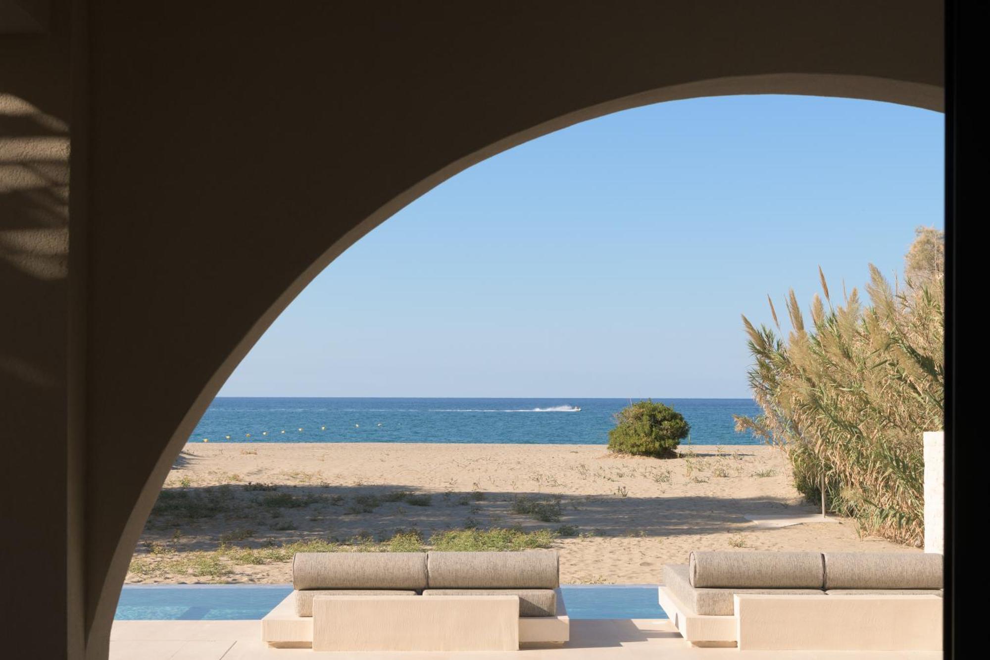 Dyo Beach Suites Rethymno  Exterior photo