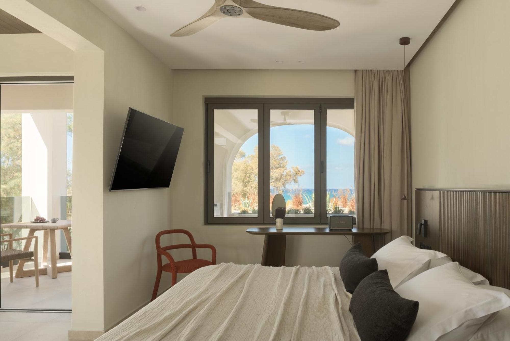 Dyo Beach Suites Rethymno  Exterior photo