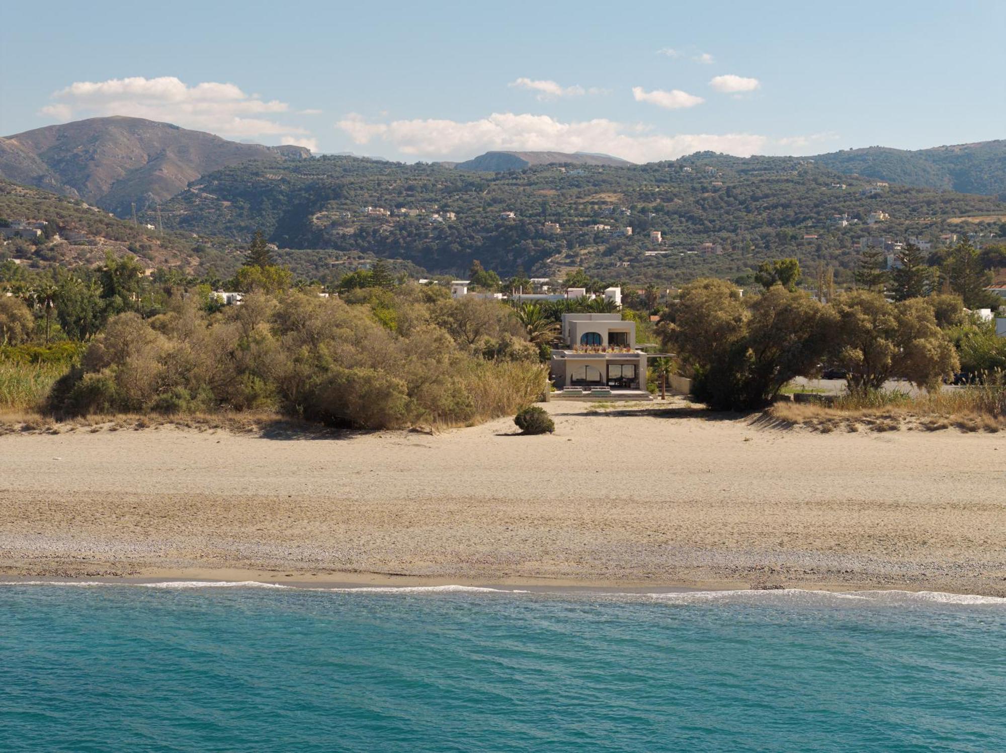 Dyo Beach Suites Rethymno  Exterior photo